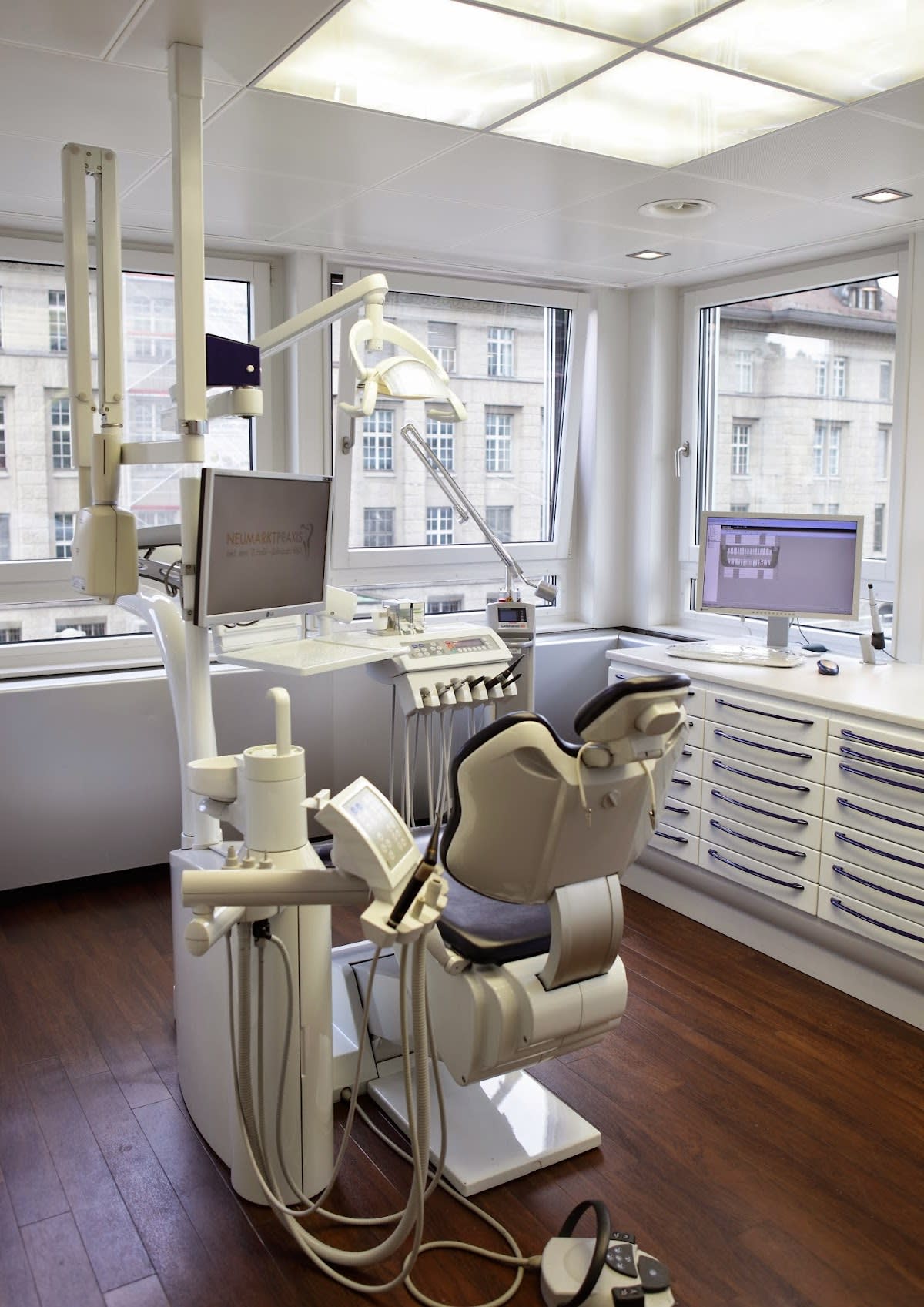Neumarktpraxis G. Haliti, Zahnarztpraxis, Sankt Leonhard-Strasse 39 / Neumarkt 2 gallery image 5