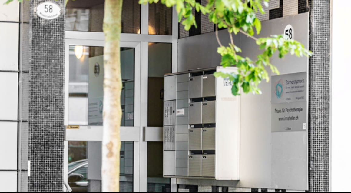 Zahnarztpraxis Dr. med. dent. Kamila Iwanski Luzern gallery image 5