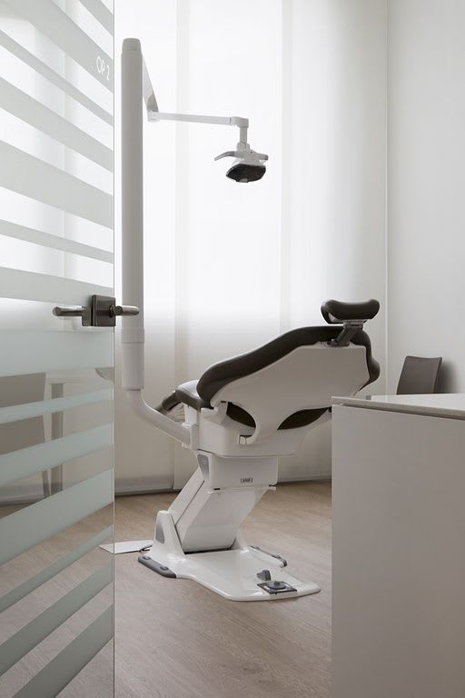 Dr. Dr. Henri Thuau Mund-Kiefer-Gesichtschirurgie gallery image 10