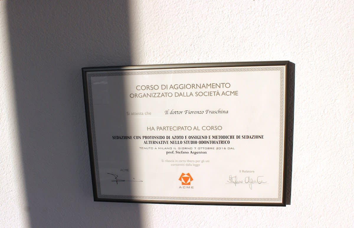 dr. Fraschina Fiorenzo - Studio Medico Dentistico a Lugano gallery image 10