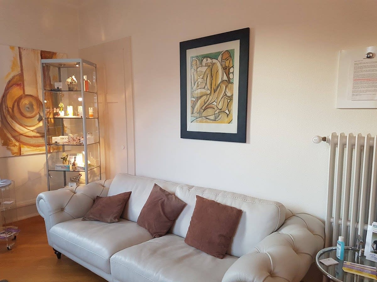 Prof. (UA) Dr. med. Dominik L. Feinendegen - Institut Feinendegen für Plastische Chirurgie AG gallery image 6