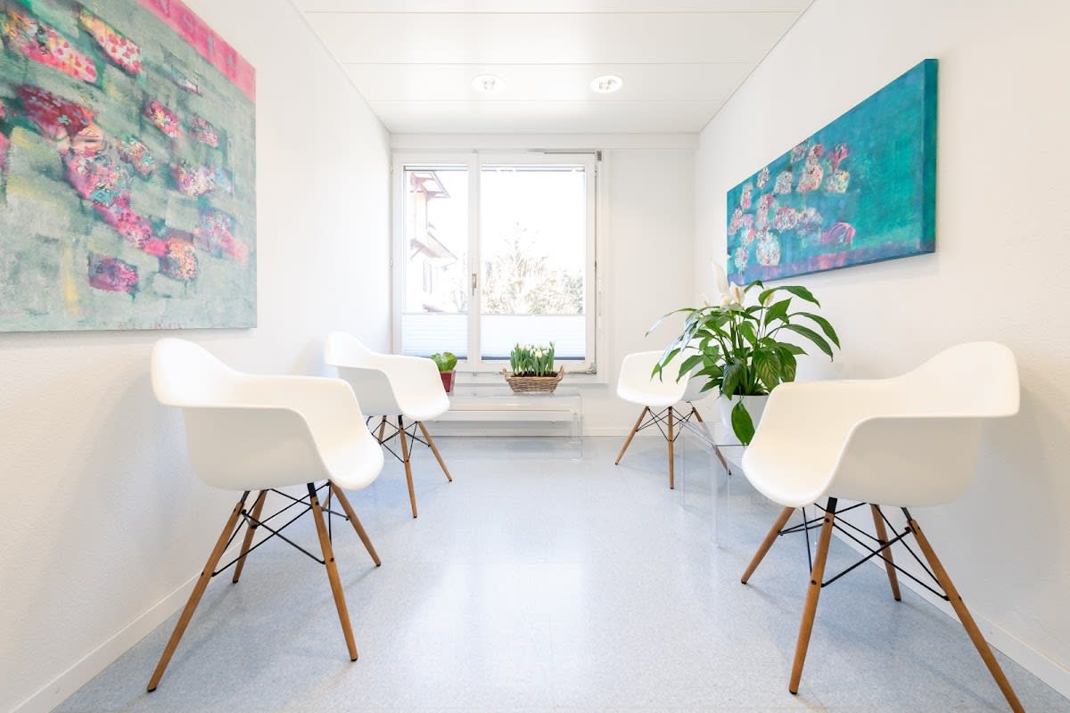 Kirchenfeld Zahnärzte | Céline A. Huber | Zahnarzt Bern | Zahnarztpraxis | Dentalhygiene gallery image 2