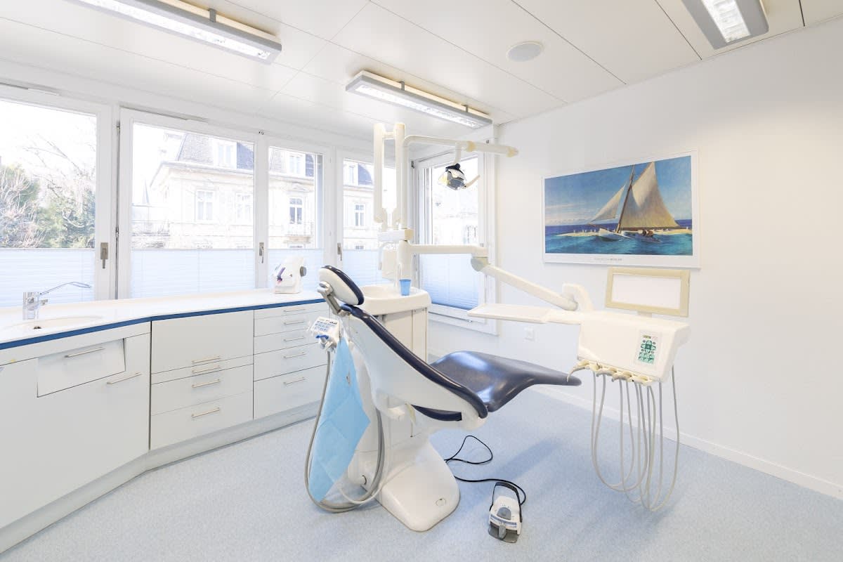 Kirchenfeld Zahnärzte | Céline A. Huber | Zahnarzt Bern | Zahnarztpraxis | Dentalhygiene gallery image 3