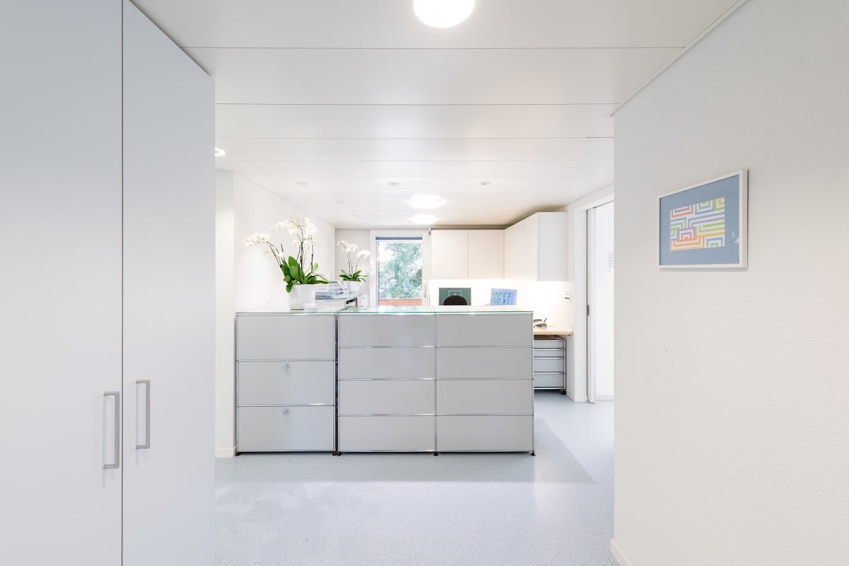 Kirchenfeld Zahnärzte | Céline A. Huber | Zahnarzt Bern | Zahnarztpraxis | Dentalhygiene gallery image 5