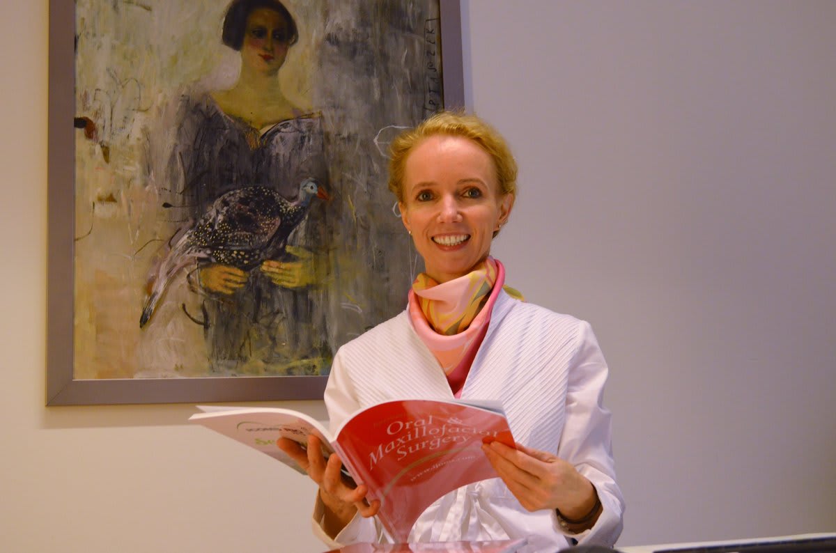Dr. Dr. med. Nicole M. Eggensperger FMH, SSO gallery image 1