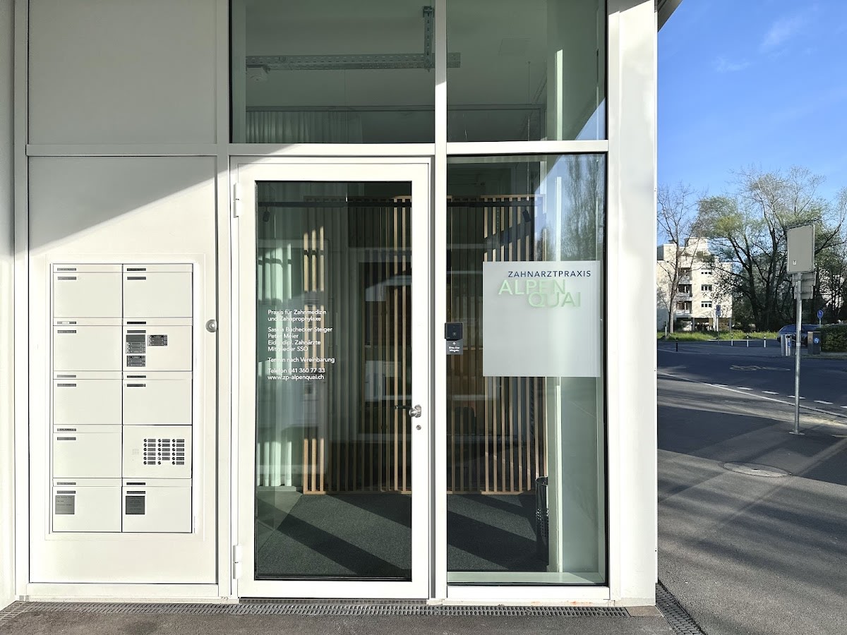 Zahnarztpraxis am Alpenquai AG gallery image 6
