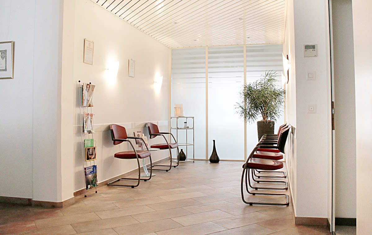 Dr. med. Ralph Hollmann gallery image 1