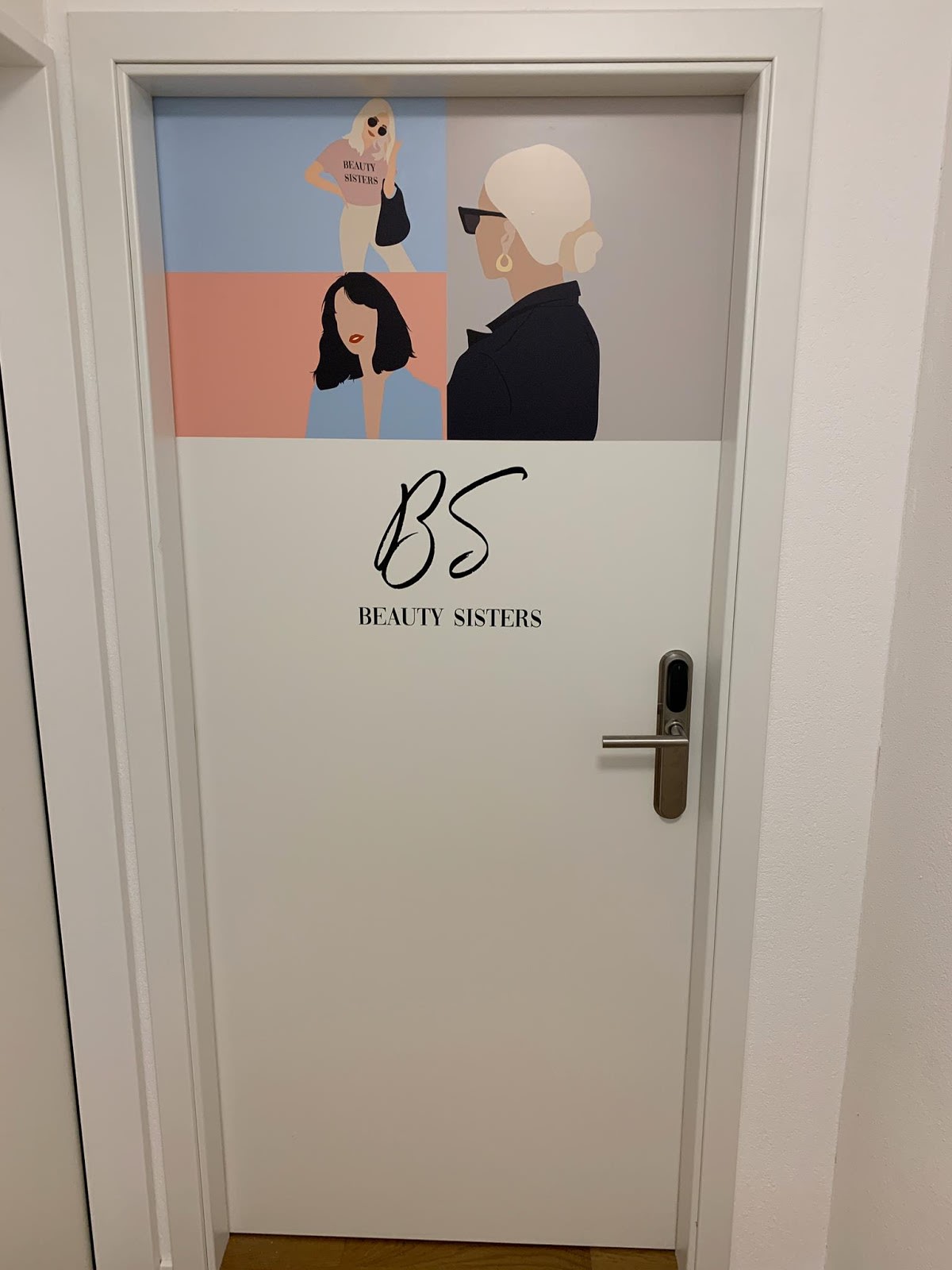 Beauty Sisters gallery image 9