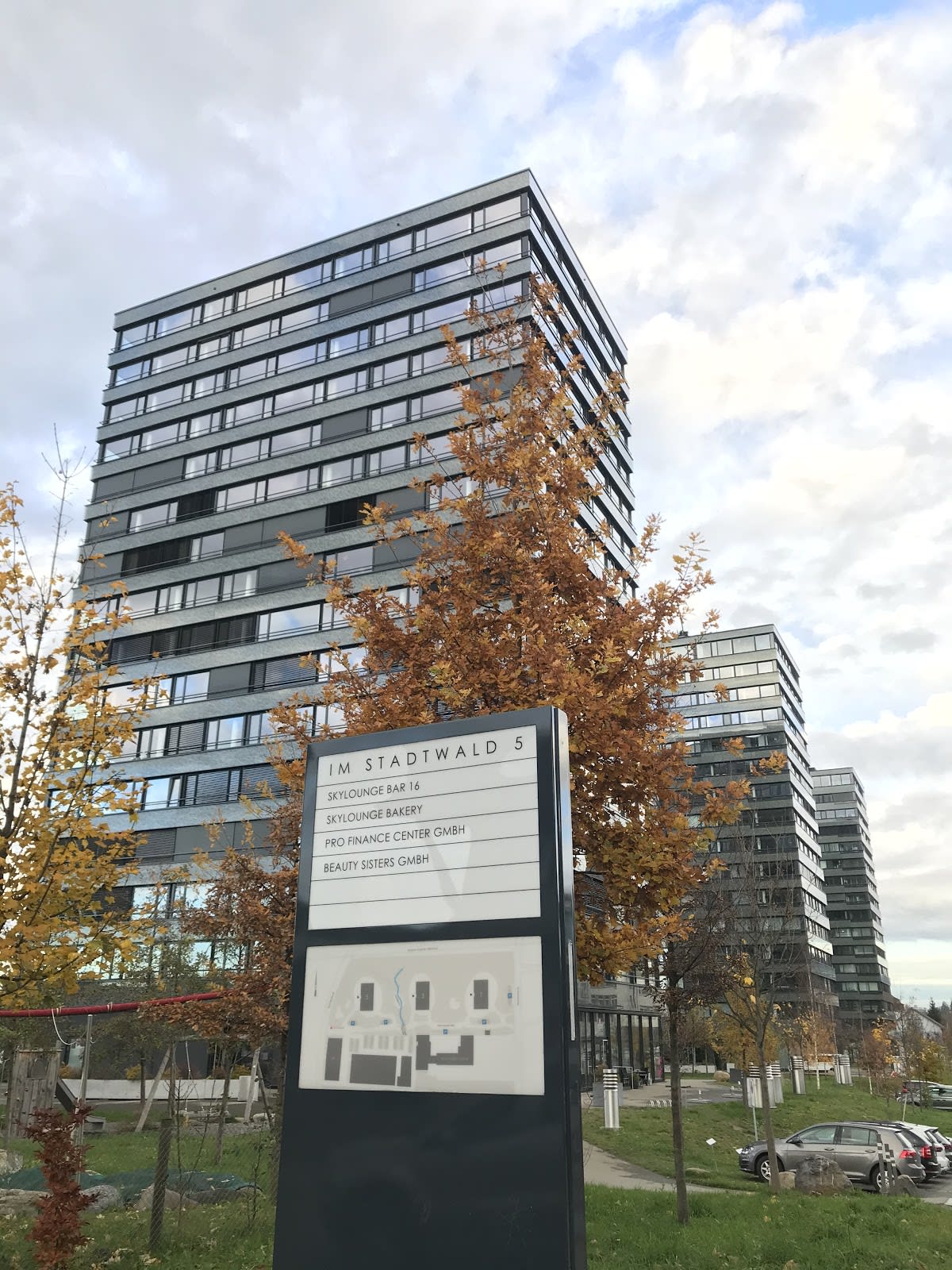 Beauty Sisters gallery image 10