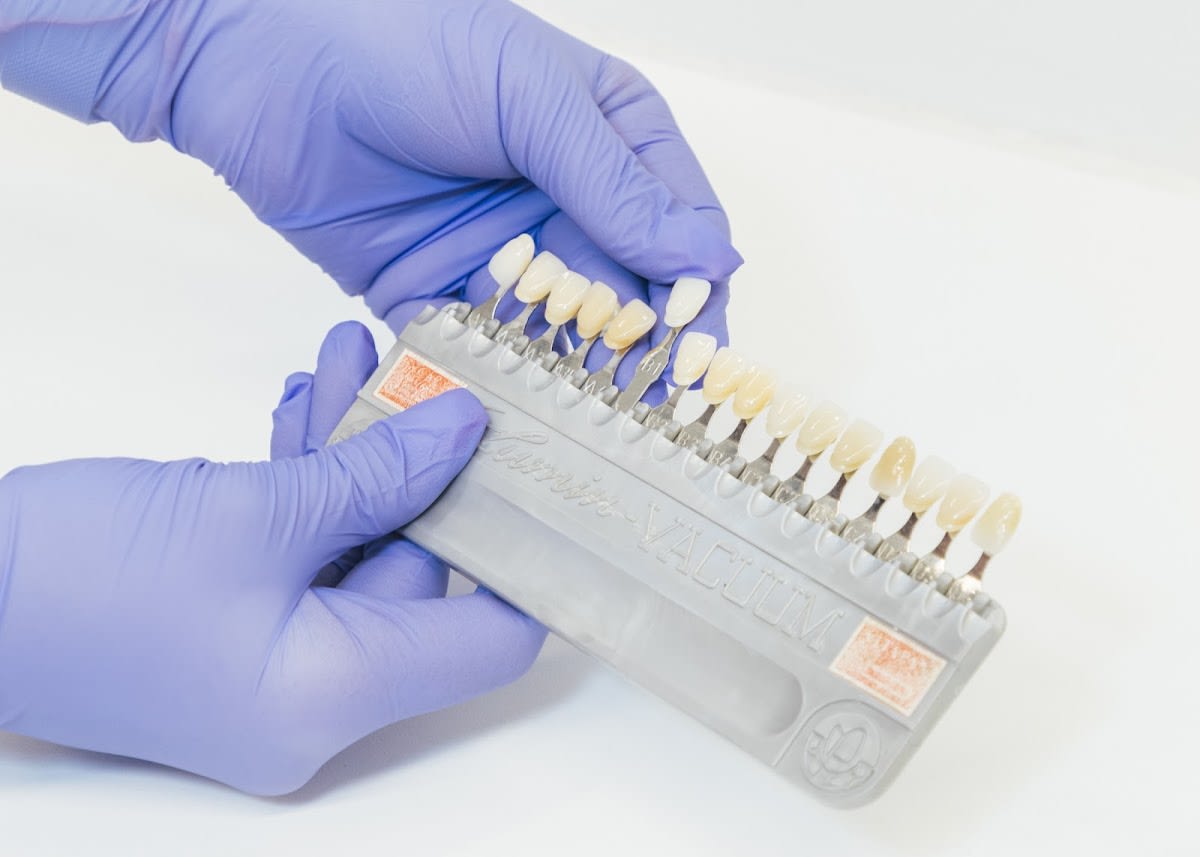 Zahnarztpraxis Zug - Dr. med. dent. Gabriela Megaritis Bürgi gallery image 4