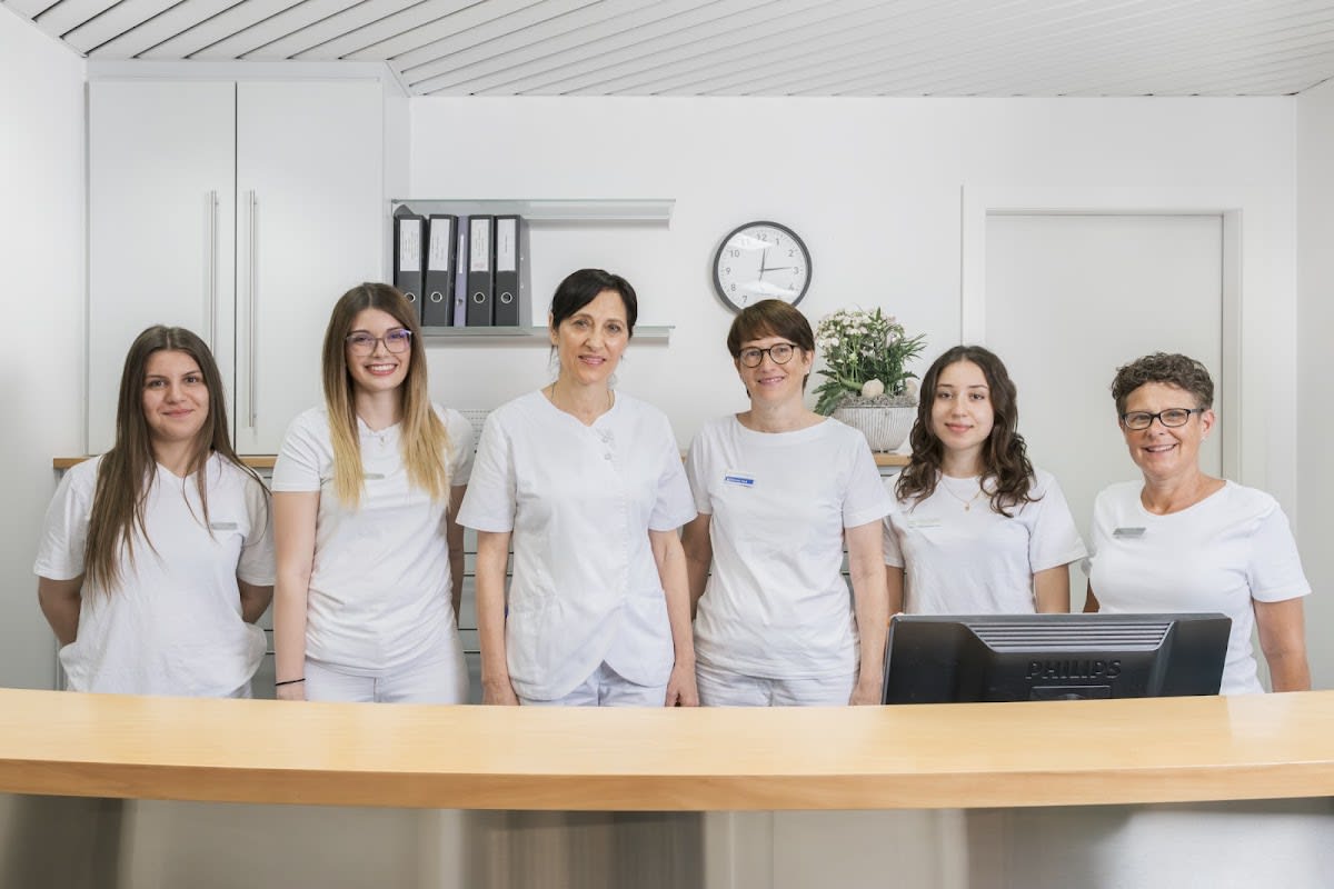 Zahnarztpraxis Zug - Dr. med. dent. Gabriela Megaritis Bürgi gallery image 6