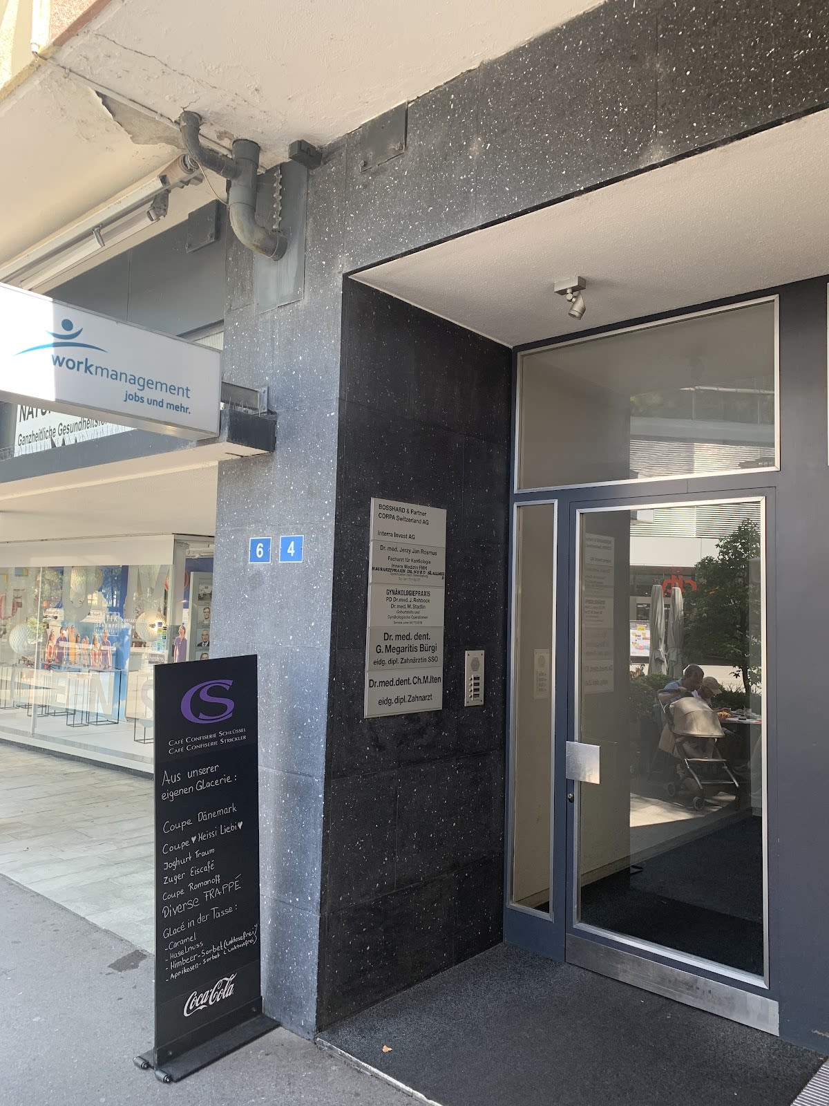 Zahnarztpraxis Zug - Dr. med. dent. Gabriela Megaritis Bürgi gallery image 9