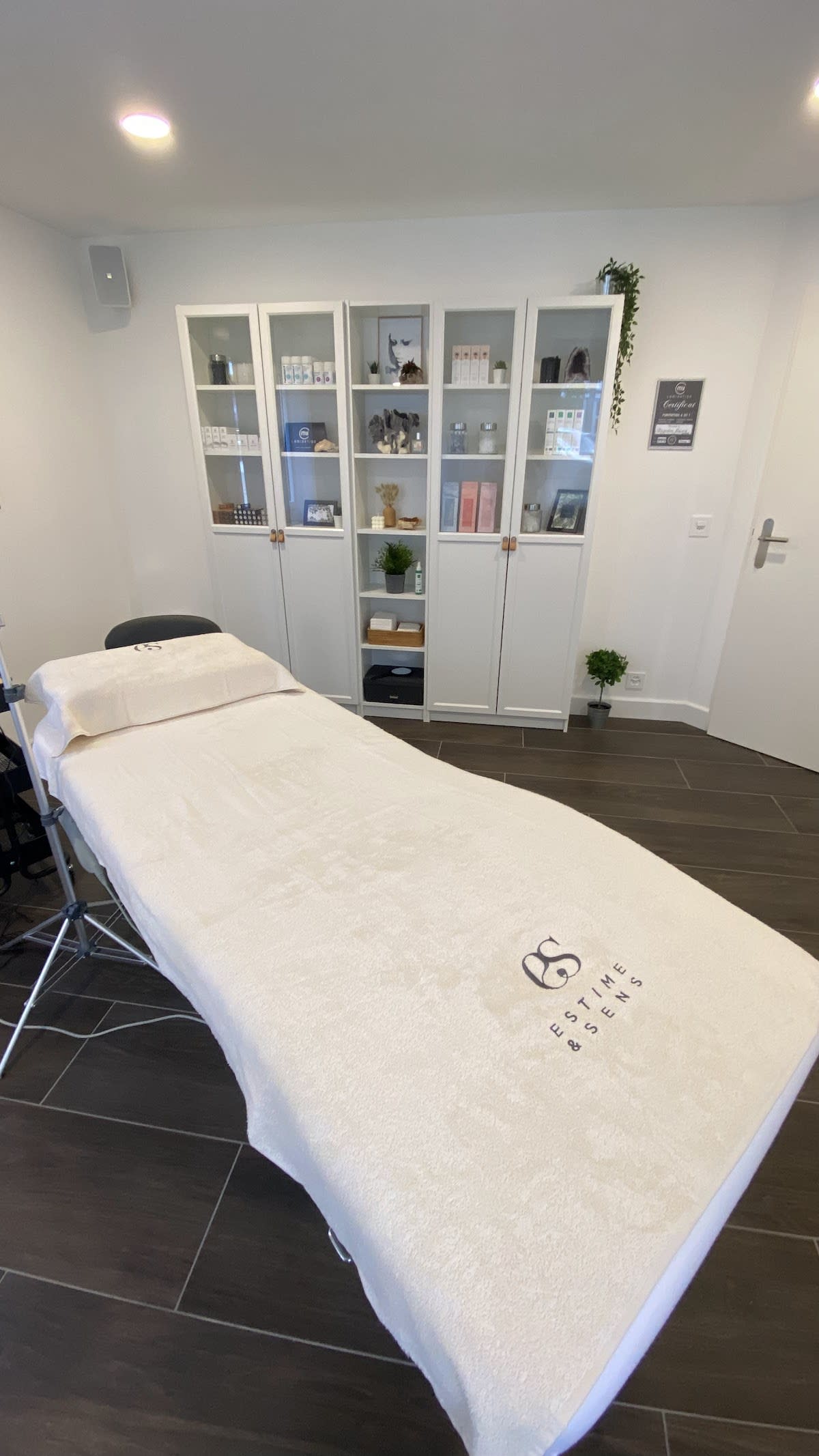 Au Paradis Des Sens gallery image 9