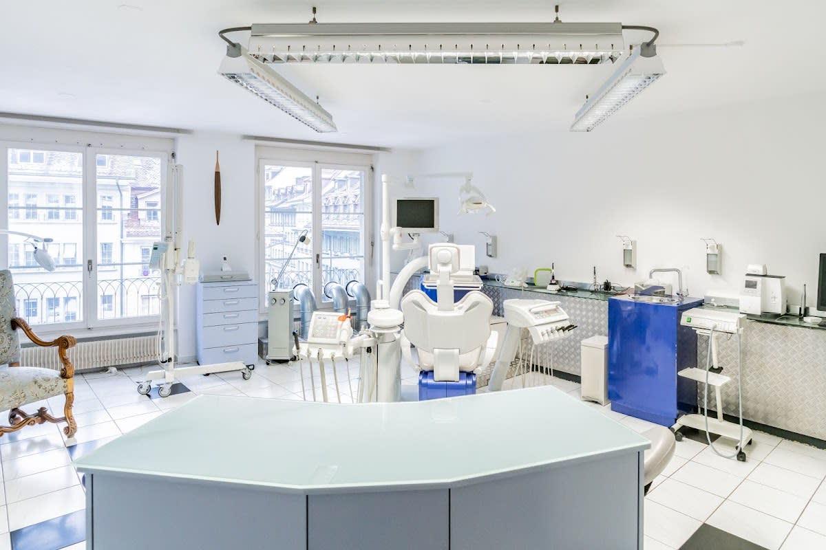 Zahnarztpraxis Dr. med. dent. Nelsy Blaser-Mayorga interior