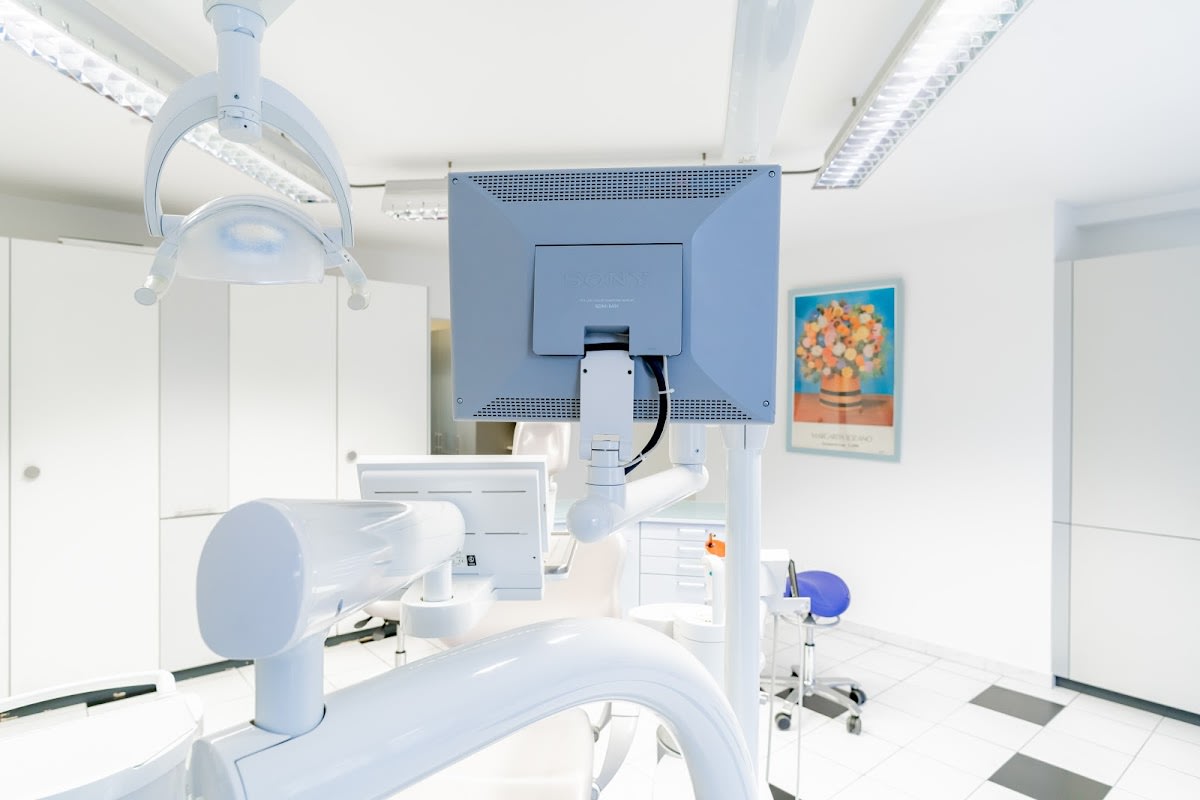 Zahnarztpraxis Dr. med. dent. Nelsy Blaser-Mayorga gallery image 5