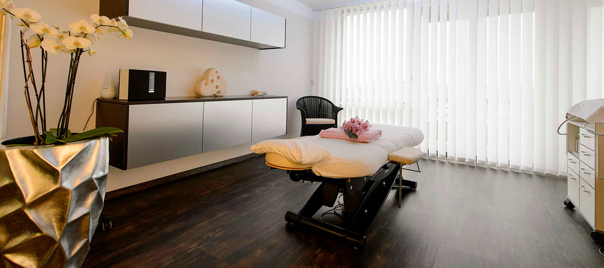 Kosmetik am Rhein, Iva Nussberger gallery image 3