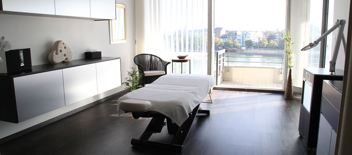 Kosmetik am Rhein, Iva Nussberger gallery image 4