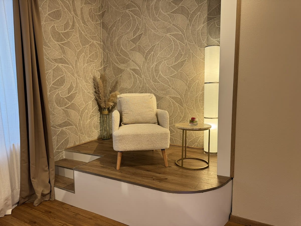 Mia Cara gallery image 3