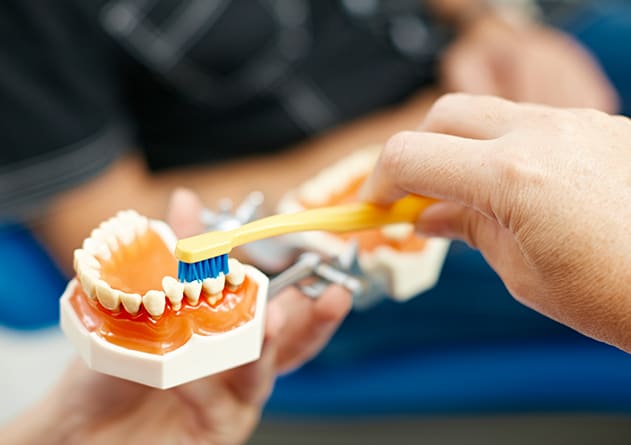 Deutsch - Schweizerische Dentalclinic - Dr. Alexander Herdt und Oleg Plaksin gallery image 8