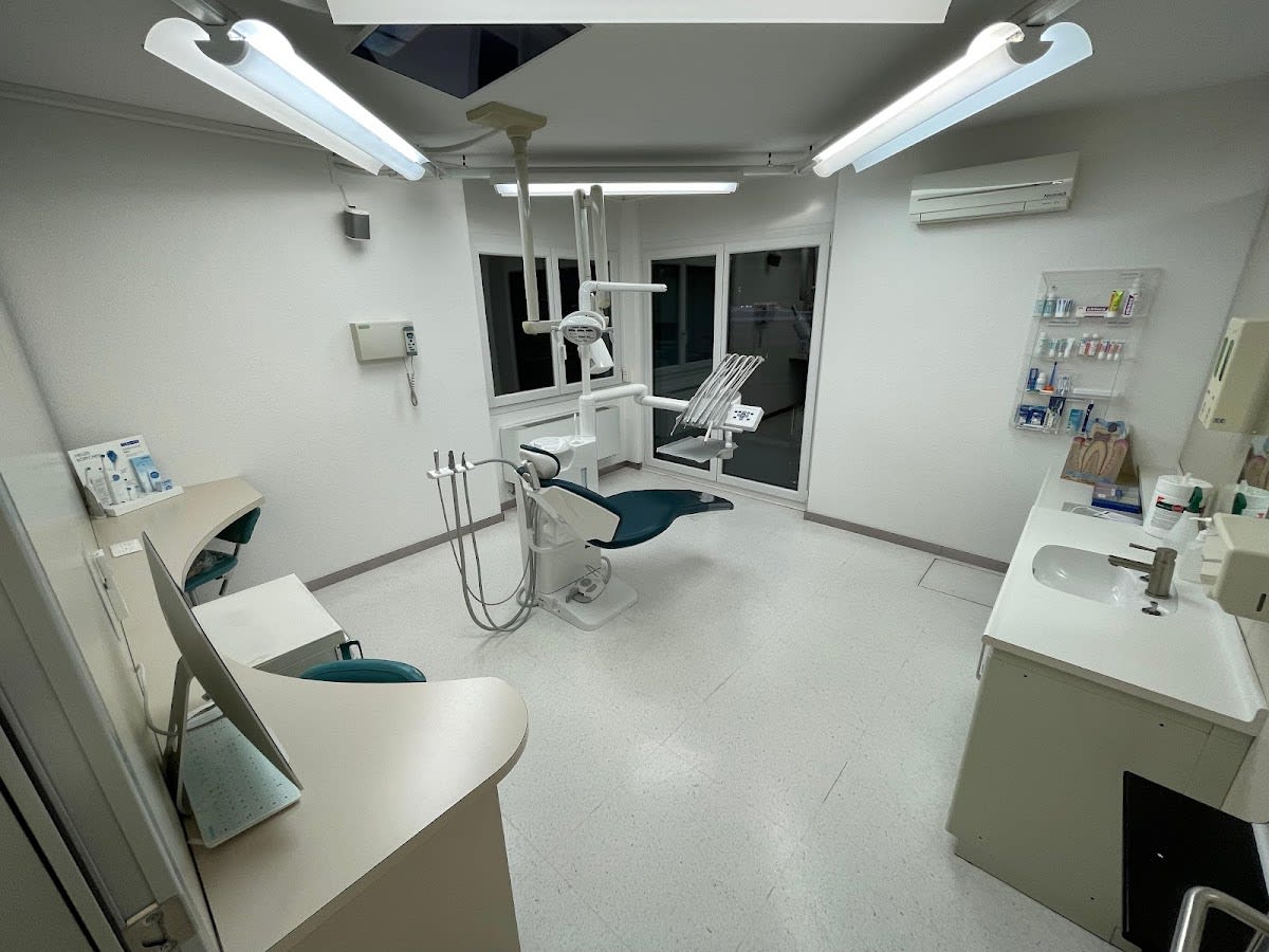 dr. med. dent. Lauper Reto gallery image 2