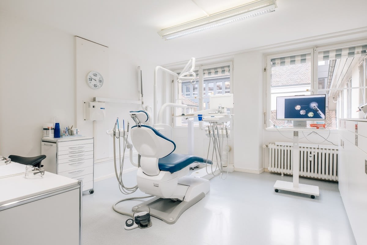 Zahnarzt Praxis ART D'LUXE AG Dr. Julia Launert Dr. André Shelkoff gallery image 1