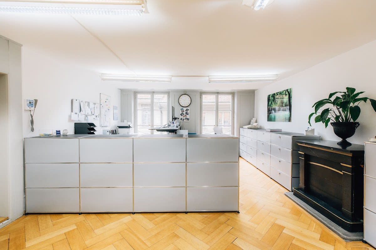 Zahnarzt Praxis ART D'LUXE AG Dr. Julia Launert Dr. André Shelkoff gallery image 2