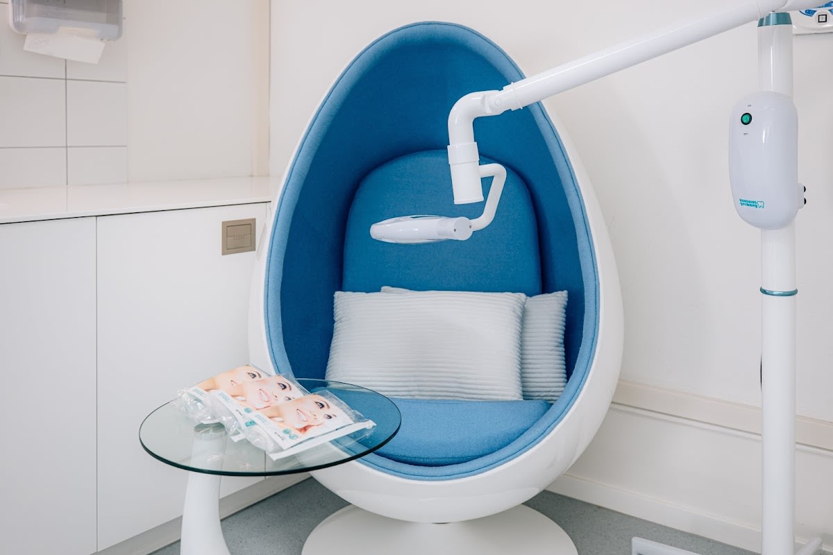 Zahnarzt Praxis ART D'LUXE AG Dr. Julia Launert Dr. André Shelkoff gallery image 3