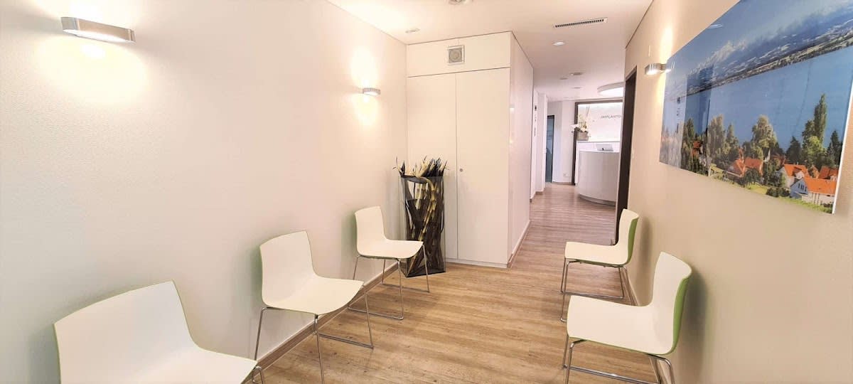 Zahnarztpraxis für Implantologie & Ästhetik AG gallery image 3