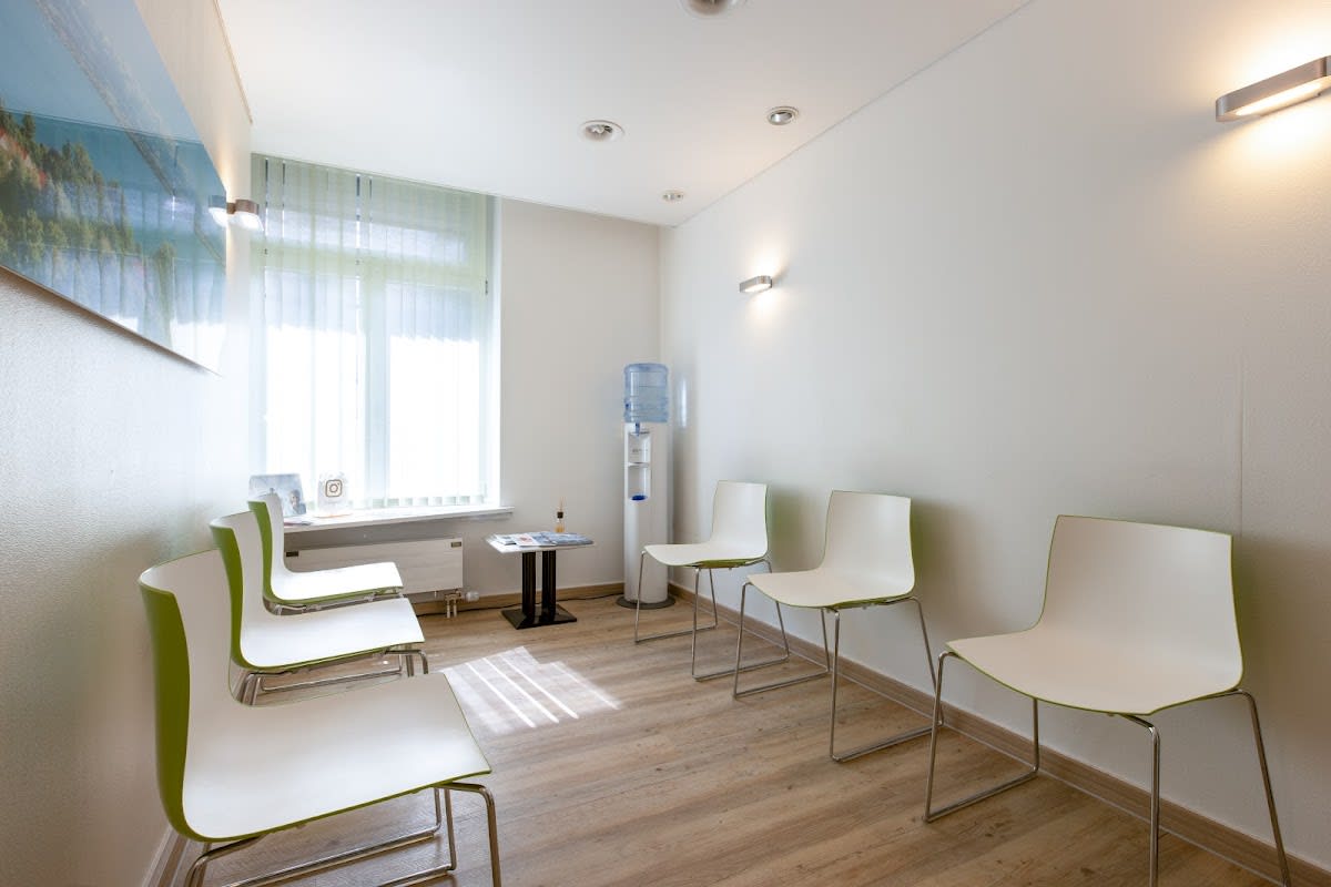 Zahnarztpraxis für Implantologie & Ästhetik AG gallery image 5