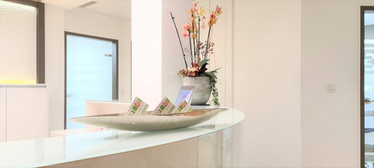 Zahnarztpraxis für Implantologie & Ästhetik AG gallery image 8