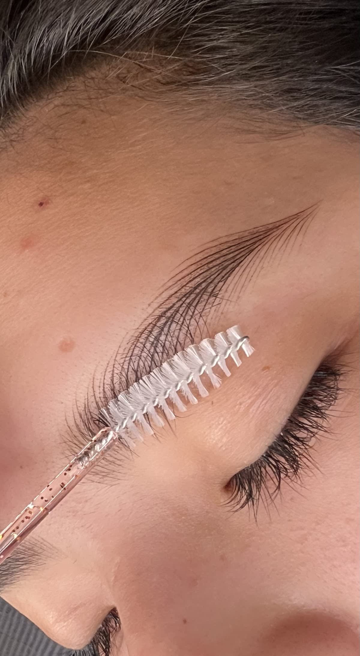 Maquillage semi-permanent et extension de cils à Lausanne gallery image 3