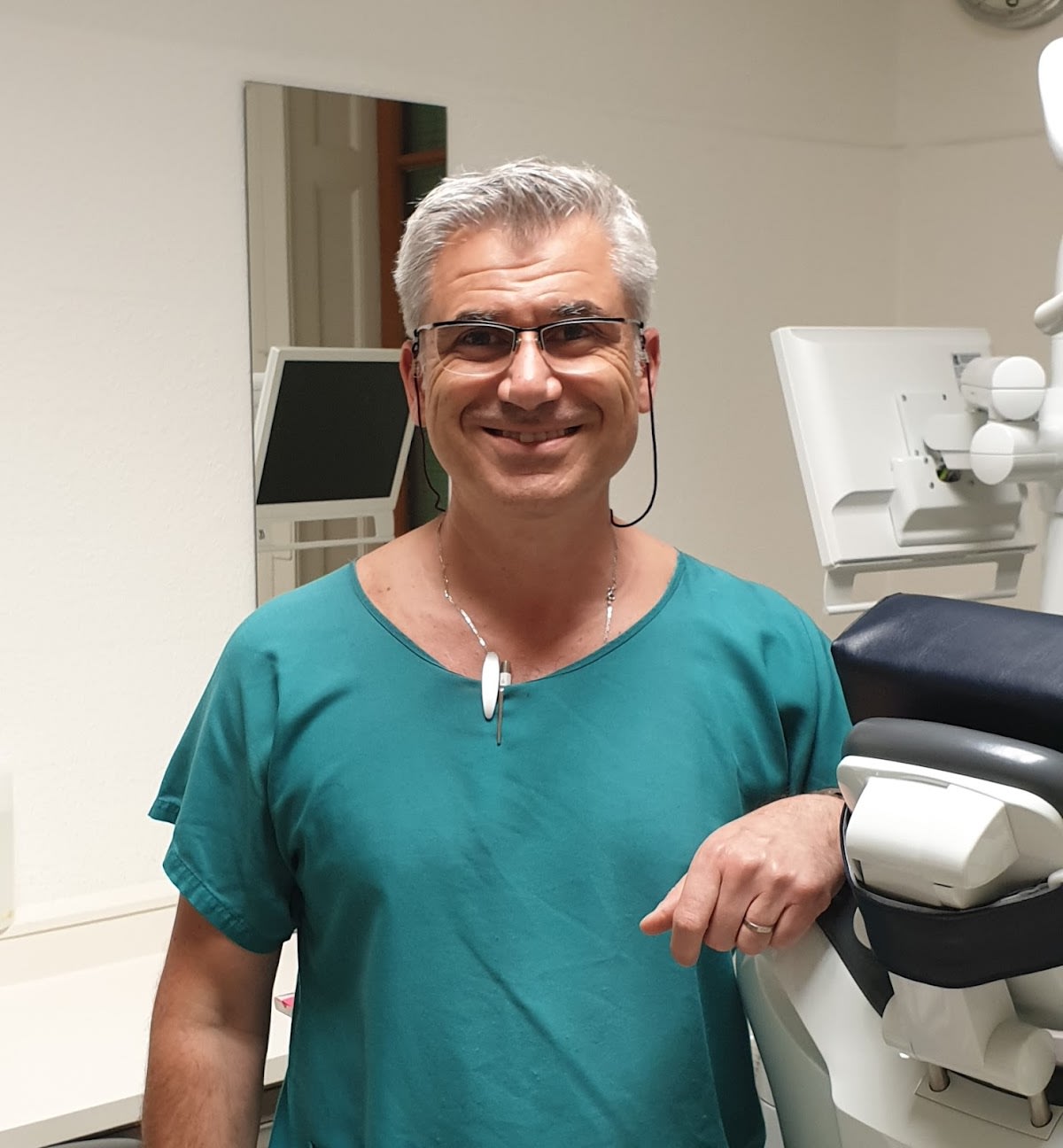 Dr. Fadi Sibaï, chirurgie orale, stomatologie gallery image 1