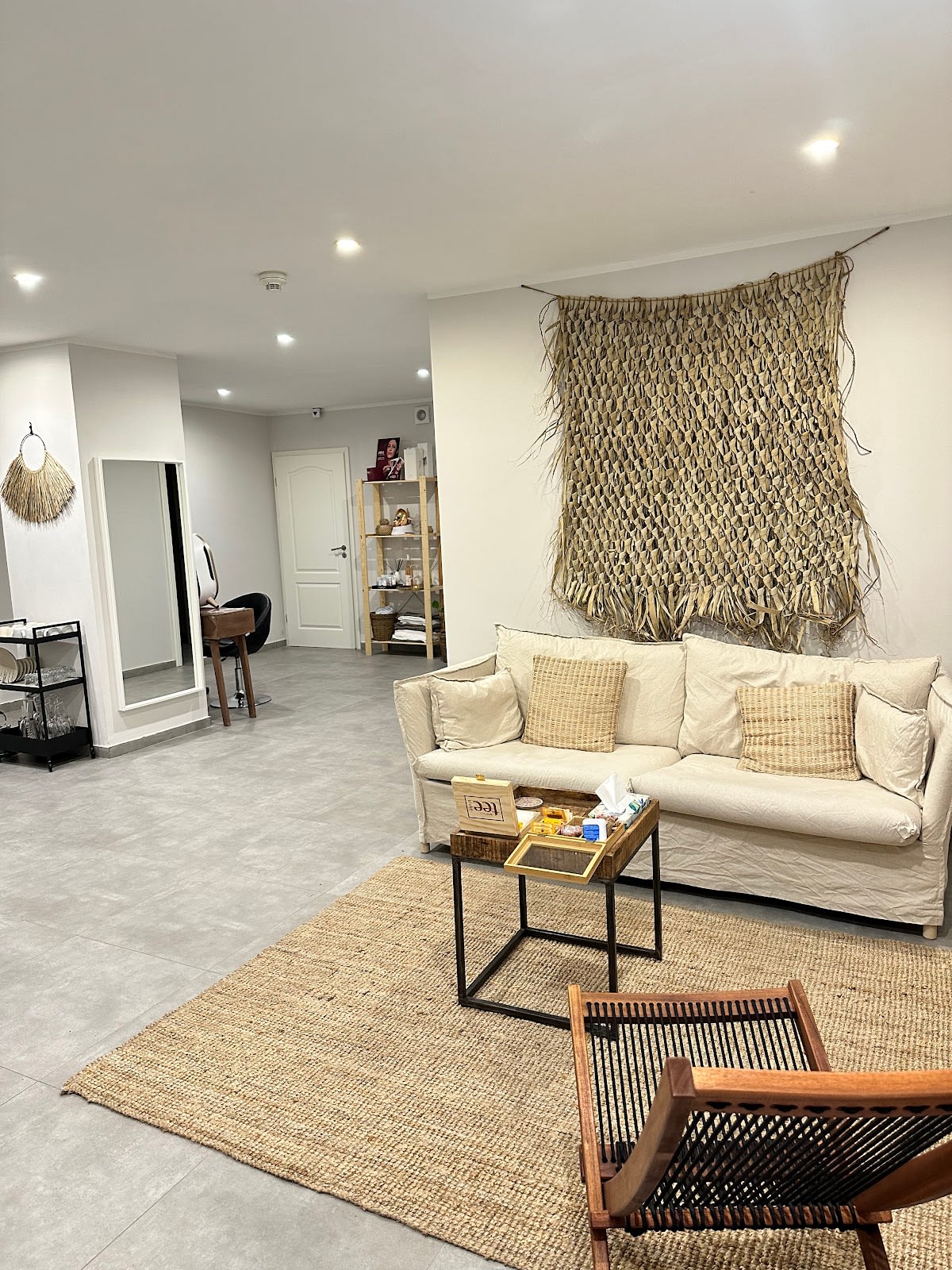 Aura Bern-Cosmetic and Spa gallery image 1