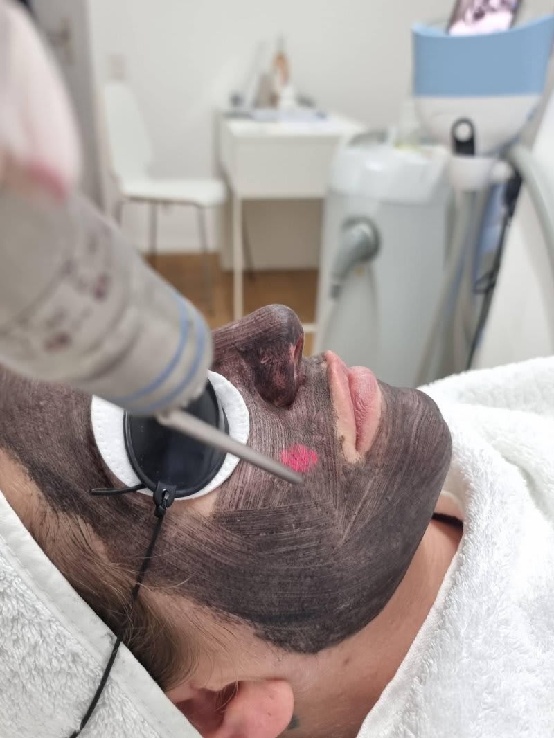 Med RS Cosmetics gallery image 4