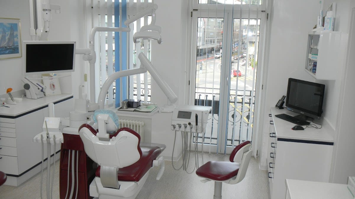 Zahnarztpraxis am Löwenplatz in Luzern gallery image 3