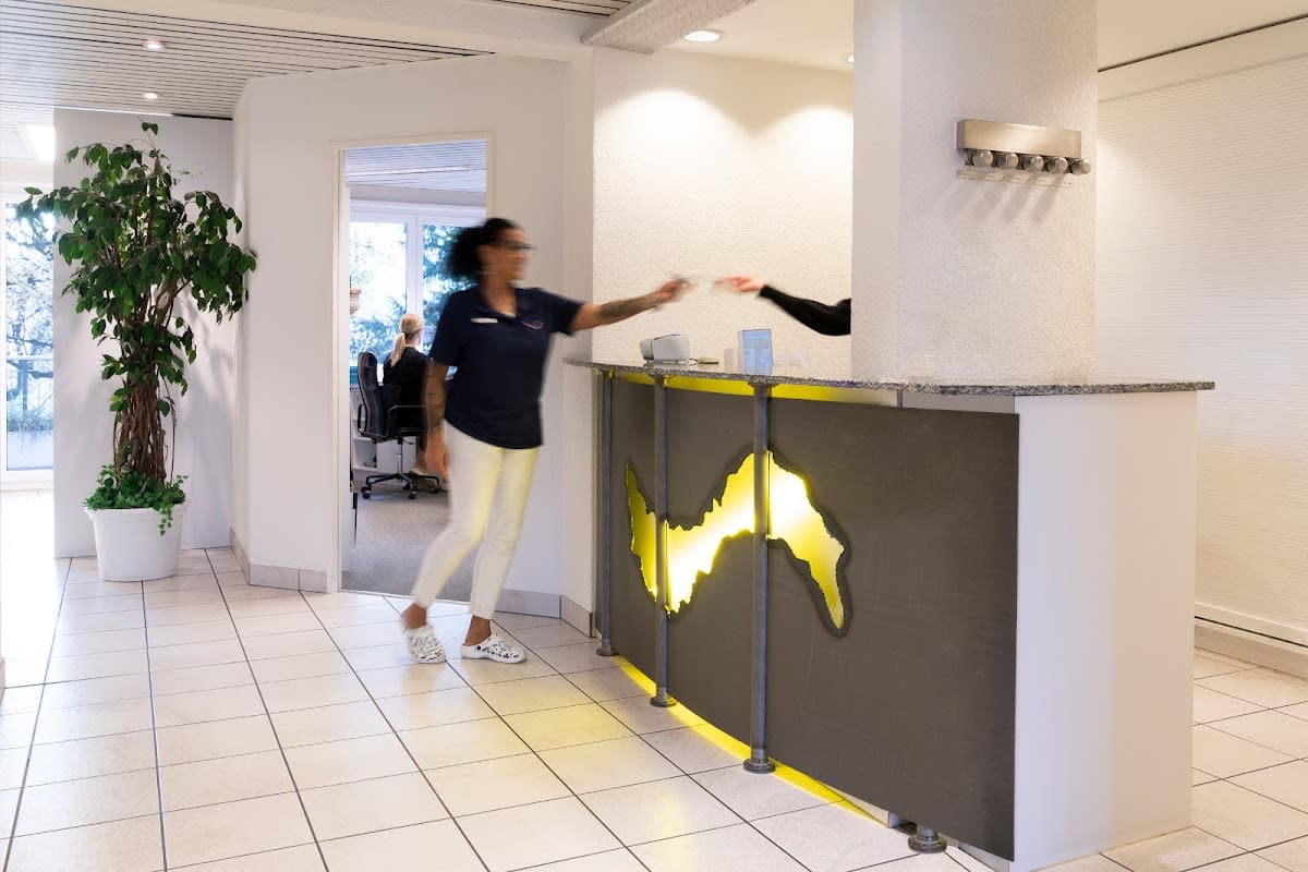 Dentist Smile Clinix Basel Spalen gallery image 8