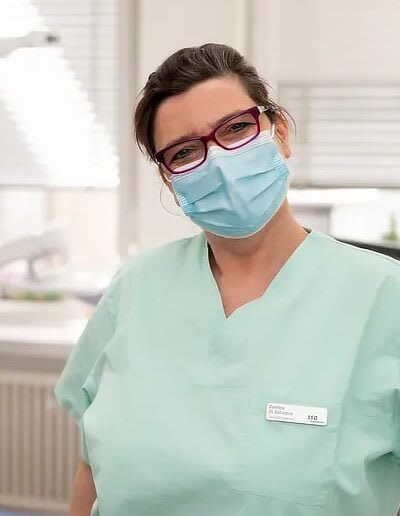 Zahnarzt Bern Dr.med.dent. Laura Barbara Flückiger & Kinga Keller Parodontologie Kinder Angstpatienten Invisalign gallery image 4