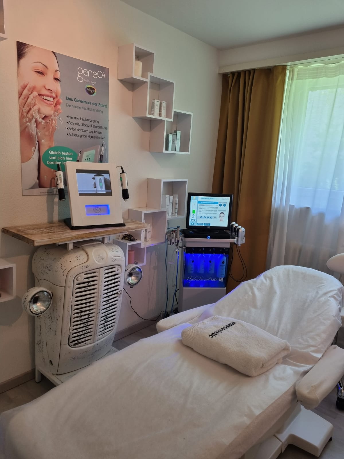 Aura Aesthetics Kosmetikstudio / HydraFacial MD® & Microneedling interior
