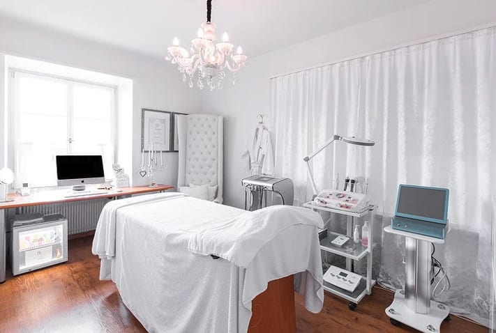 Soraya Medical Cosmetic - Kosmetikerin EFZ - Diplom. med. Kosmetikerin - SN V-NISSG gallery image 5