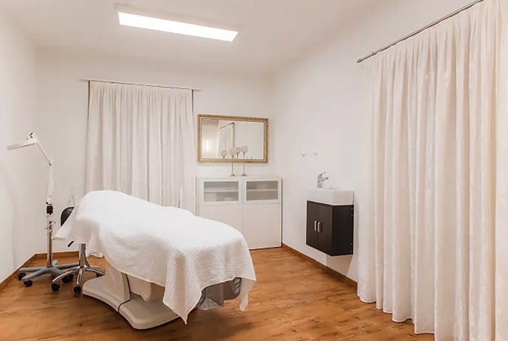 Soraya Medical Cosmetic - Kosmetikerin EFZ - Diplom. med. Kosmetikerin - SN V-NISSG gallery image 6