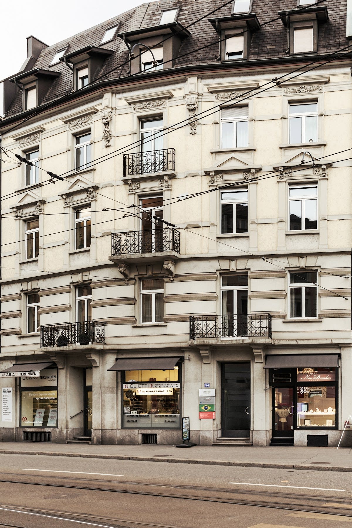 Dr. Kish Aesthetic Center gallery image 3