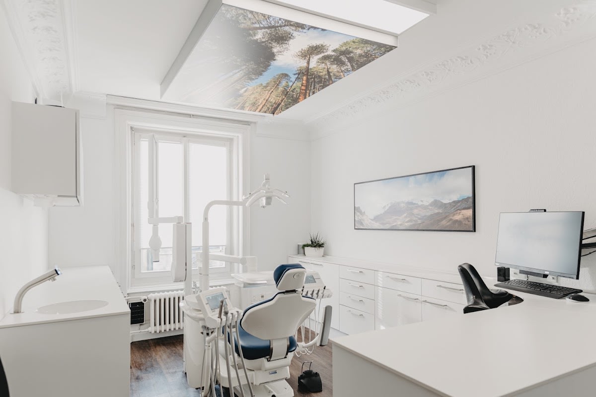 Zahnarztpraxis Razinger gallery image 1