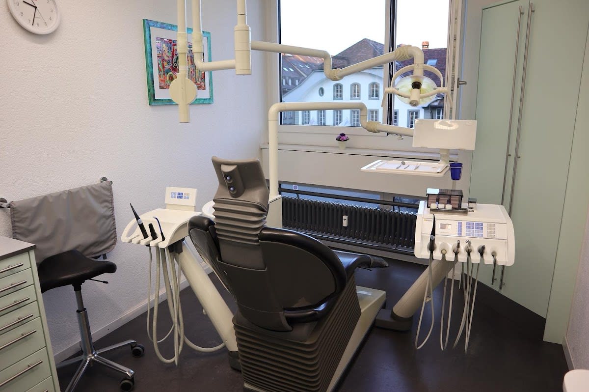 Zahnarzt Milan Gyurkovics | Dr. med. dent. | Ph.D. gallery image 1