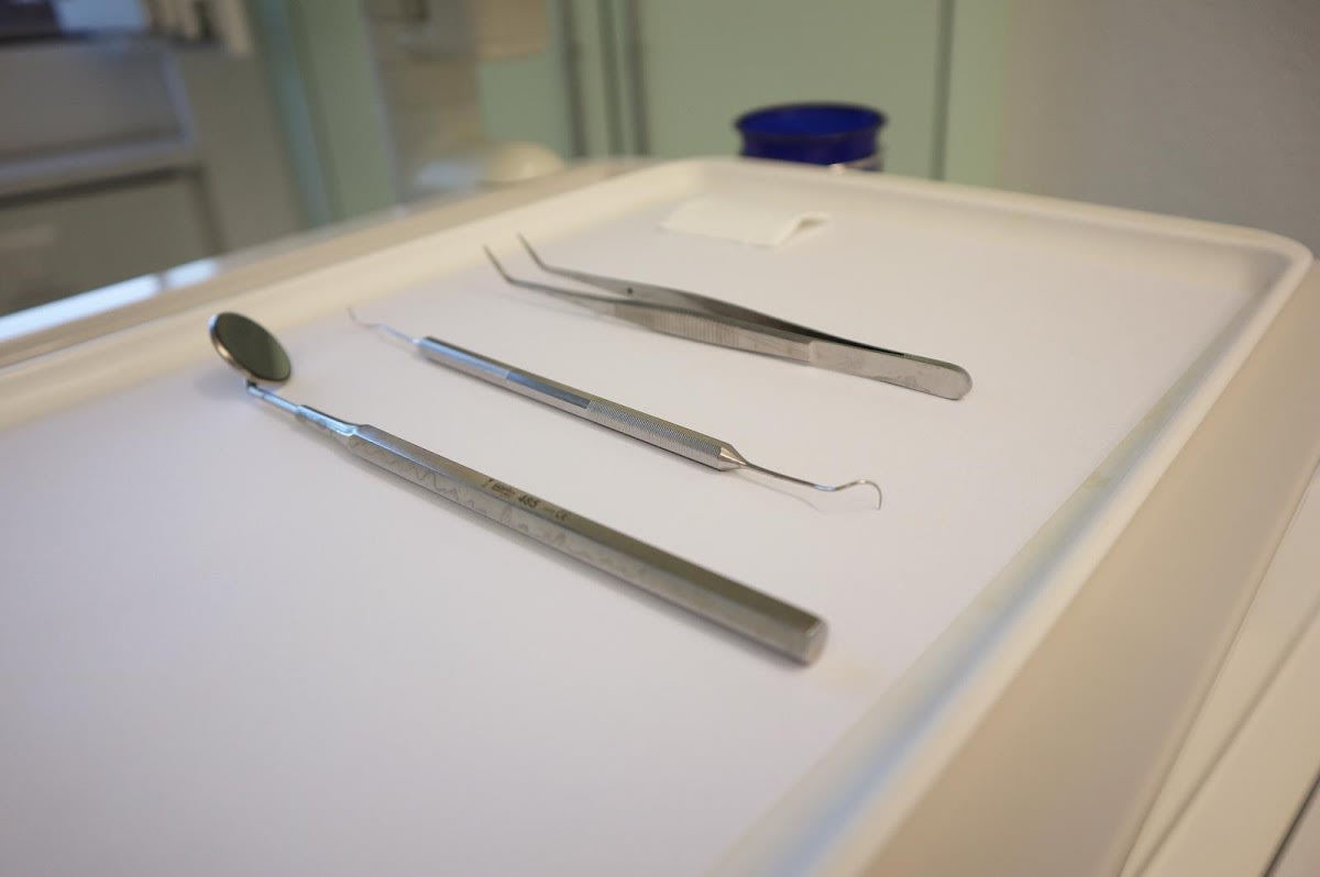 Zahnarzt Milan Gyurkovics | Dr. med. dent. | Ph.D. gallery image 3