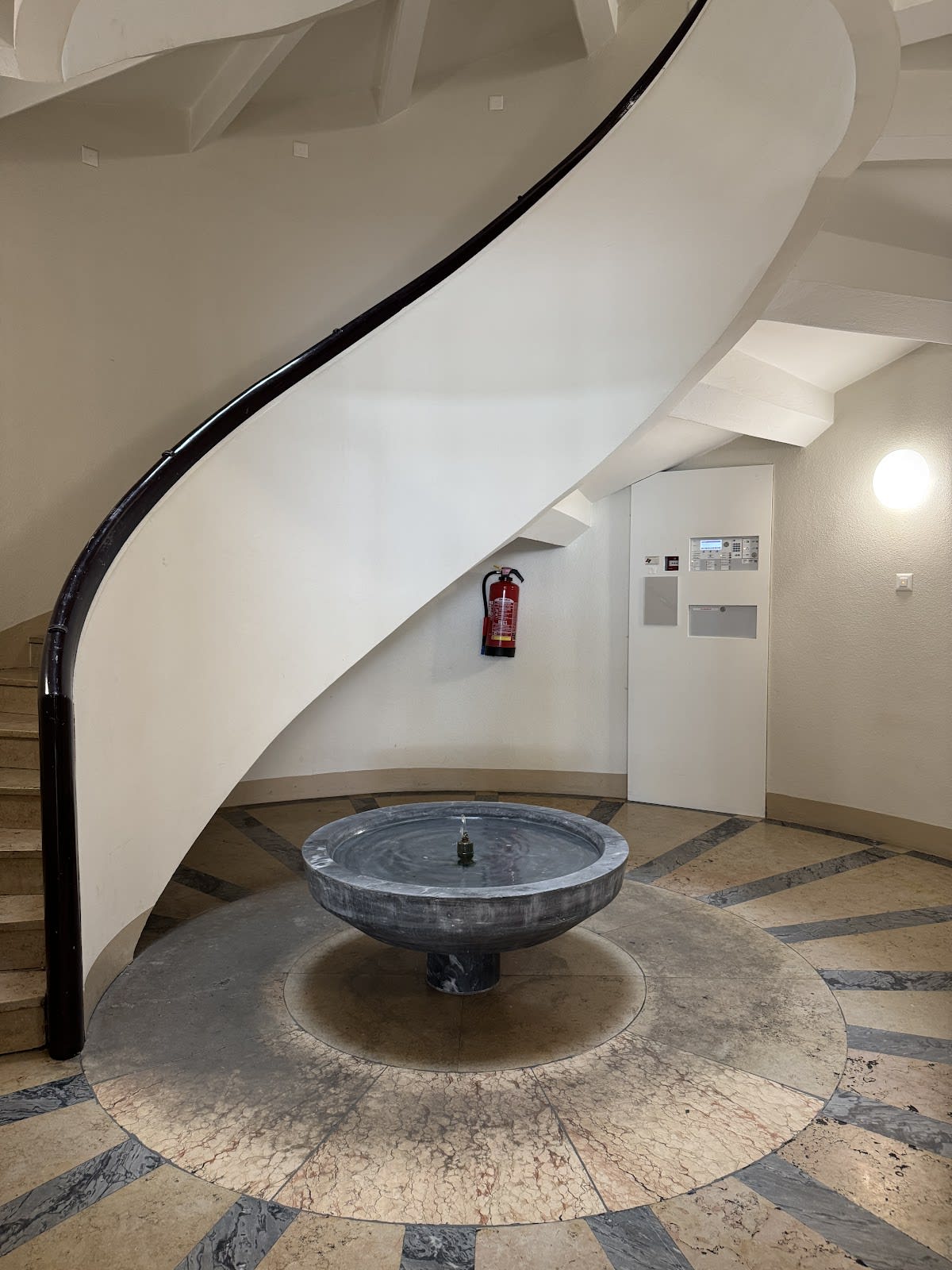 ANEOMED Aesthetics | Anti-Aging Kosmetikstudio Luzern gallery image 4