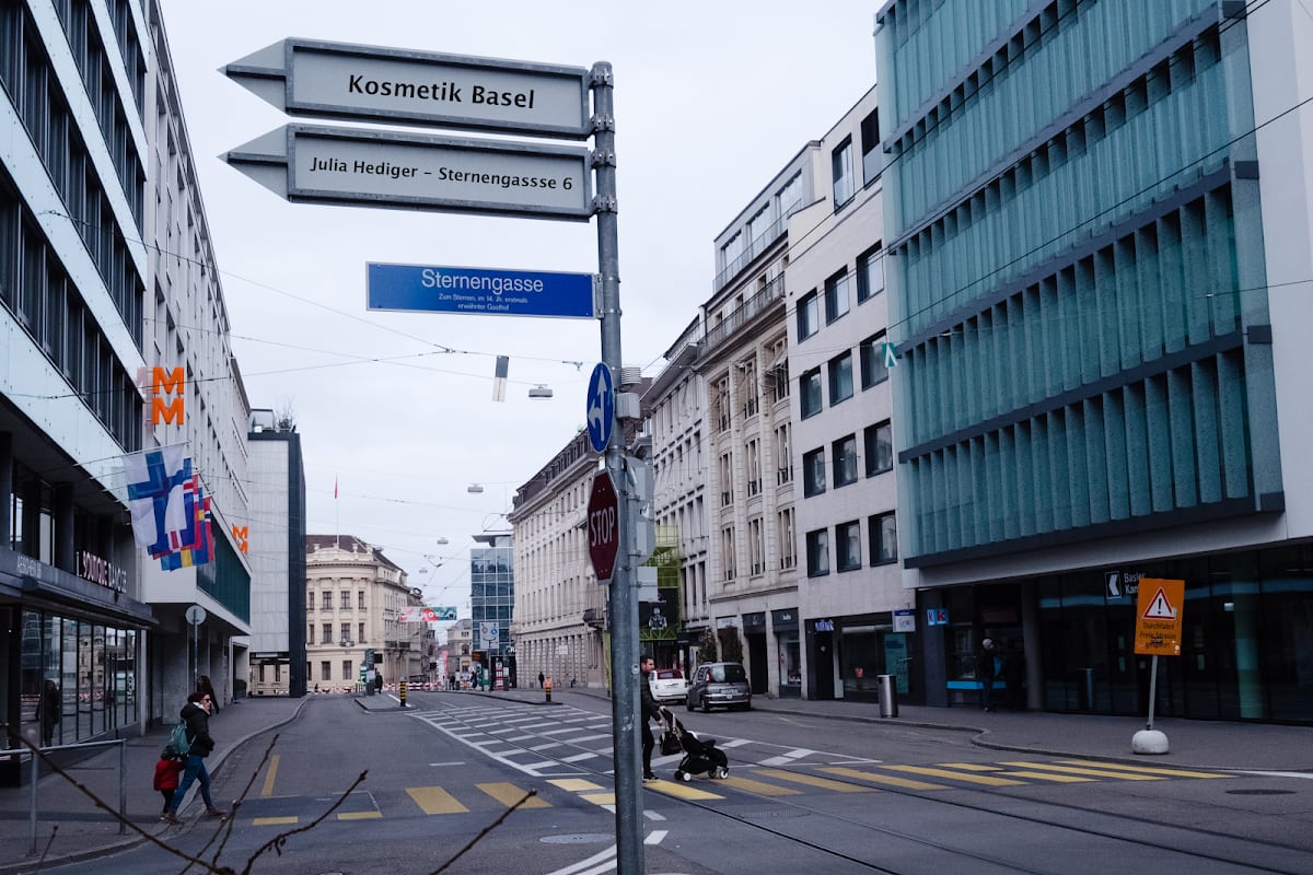 🥇Kosmetik Basel by Julia Hediger gallery image 5