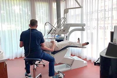 Zahnarztpraxis Im Holbeinpark - Dr. med. dent. Nenad Antić - Sanfte, moderne Zahnmedizin gallery image 8