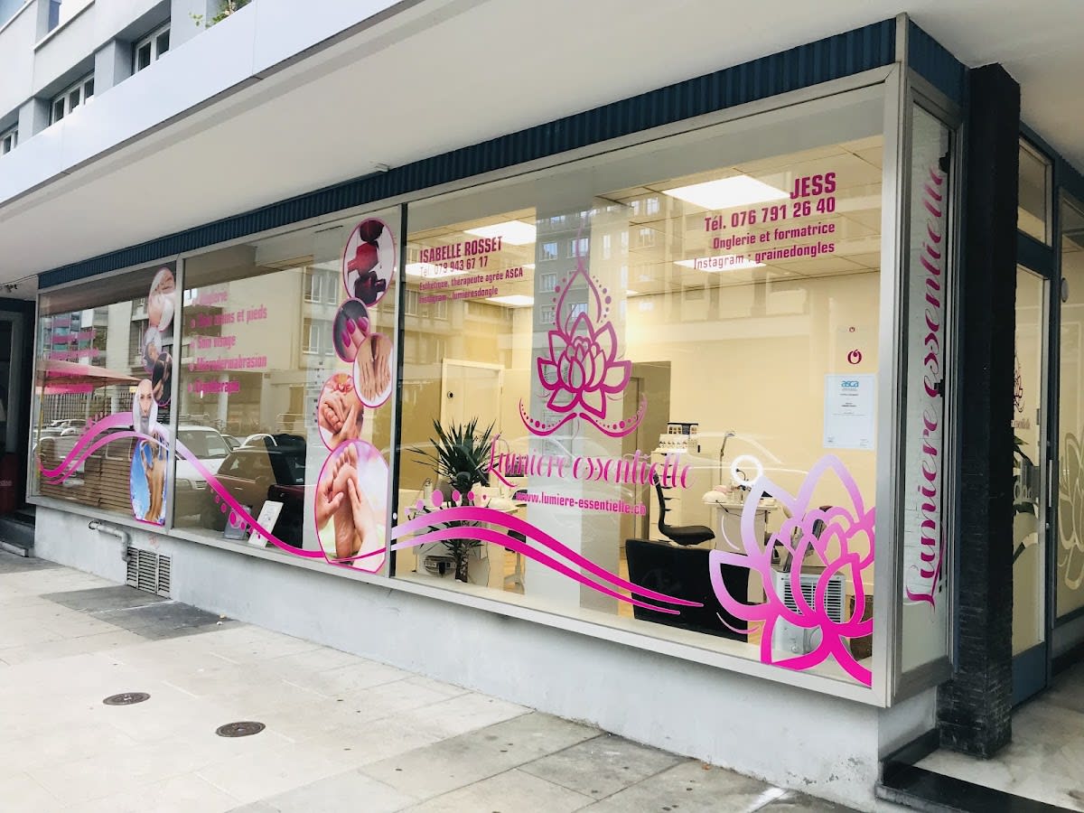 Lumière essentielle gallery image 10