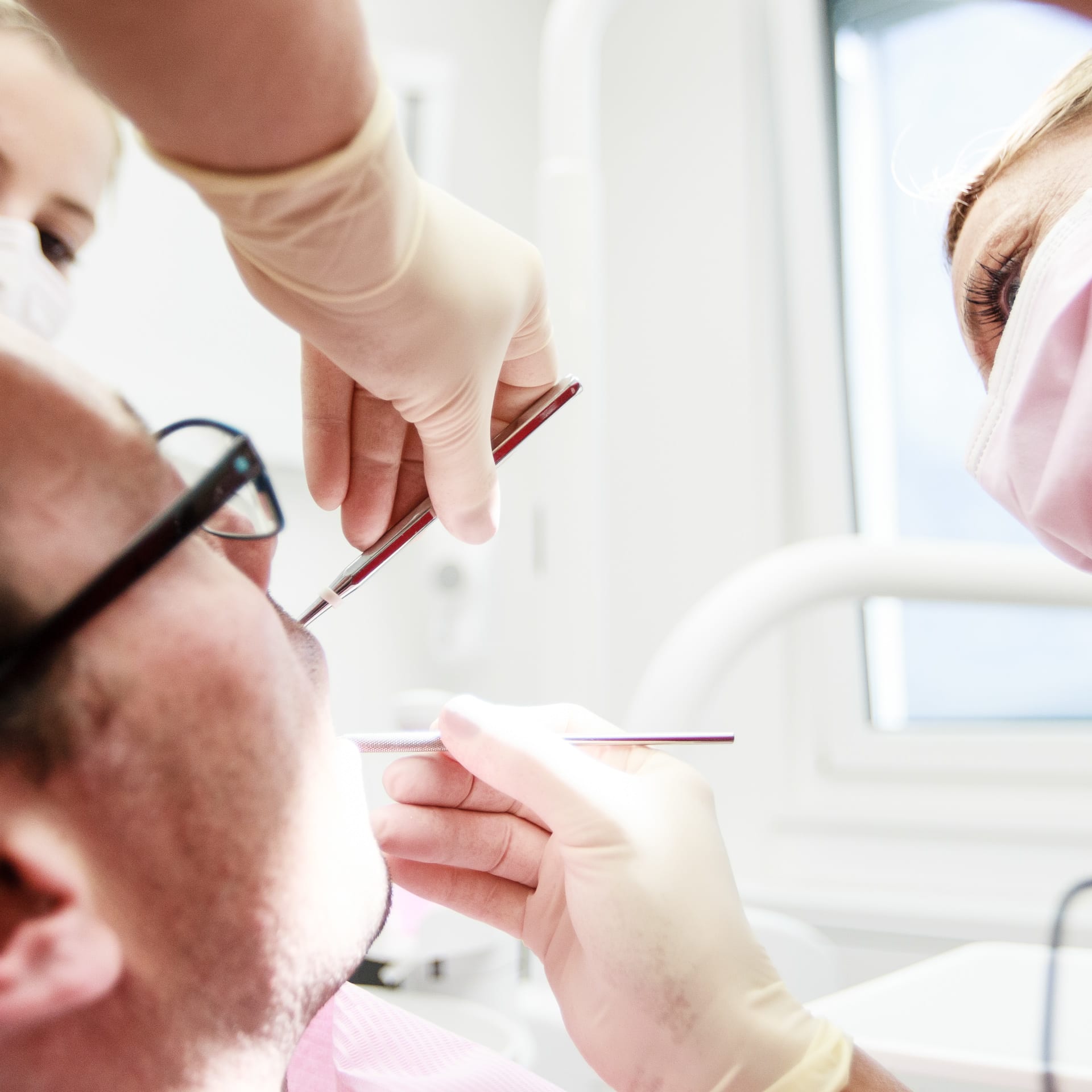 Dr. med. dent. Carmen Anding gallery image 5