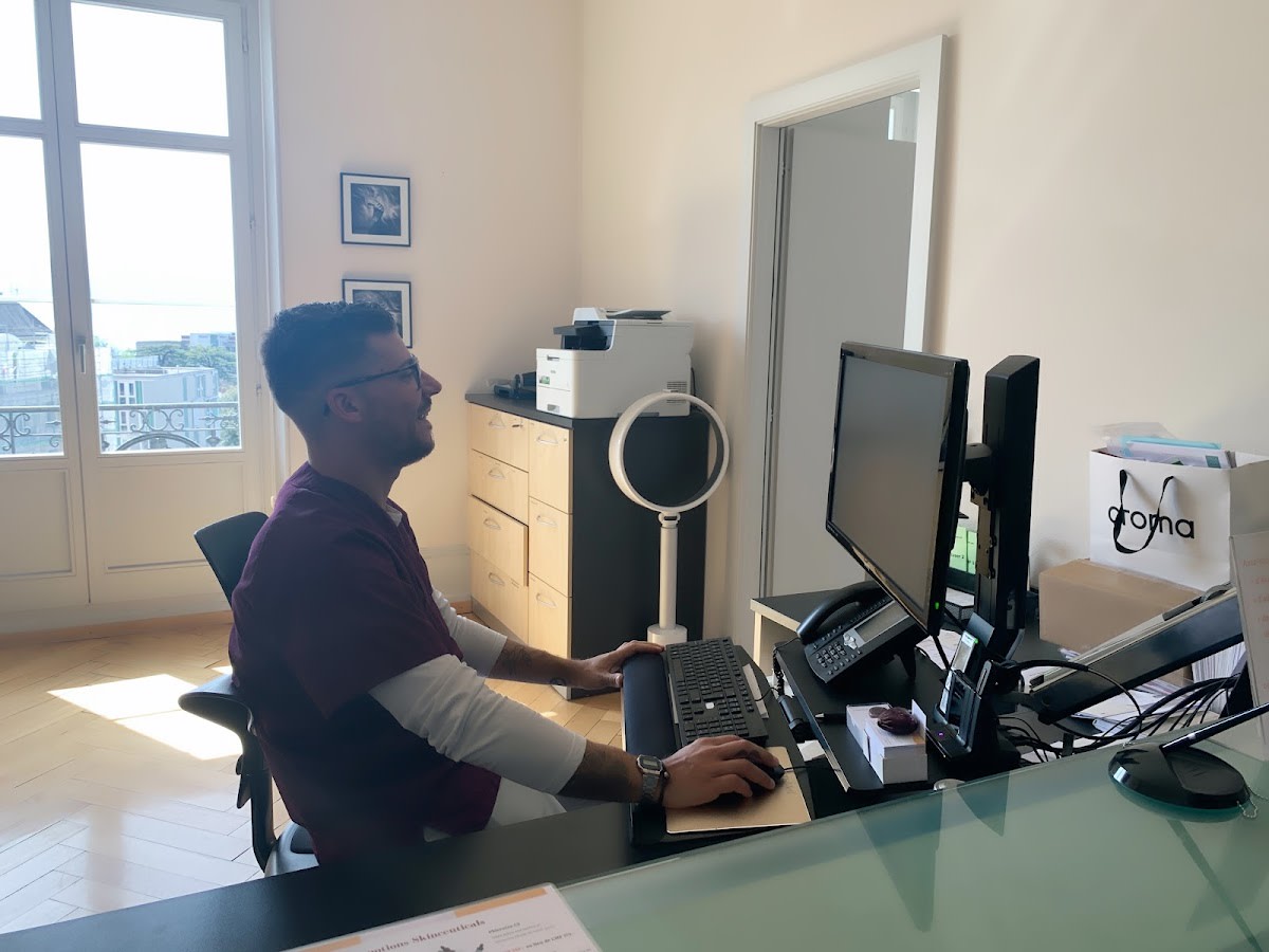 LASERIS Centre Laser de Dermatologie Esthétique et Médicale gallery image 5